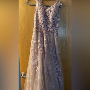Dusty Rose Chantilly Lace Embroidery Wedding Gown Long train